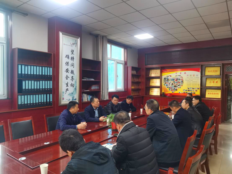 李團(tuán)結(jié)到選煤廠-配圖3.png 李團(tuán)結(jié)到選煤廠-配圖3.png